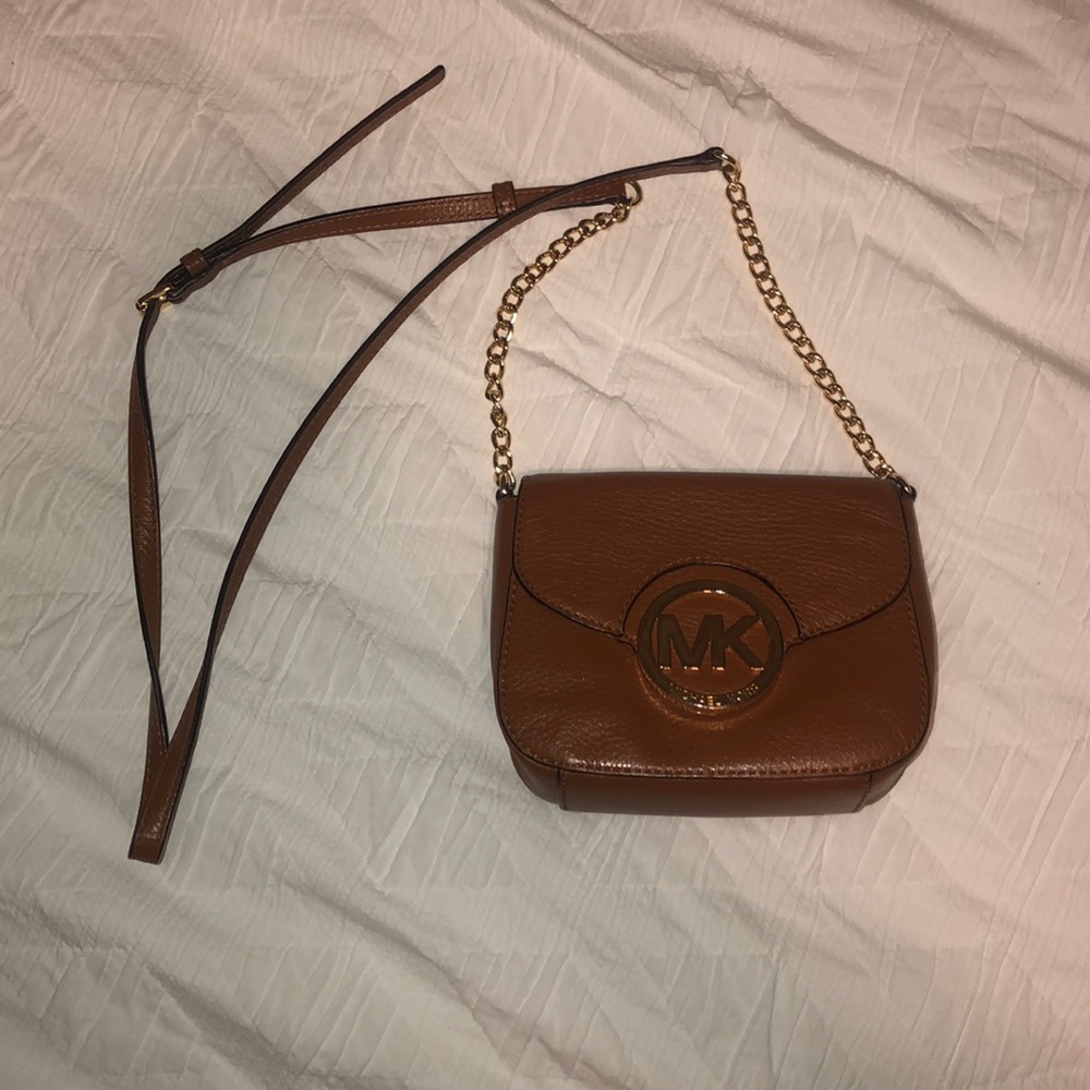 Michael kors cross body purse